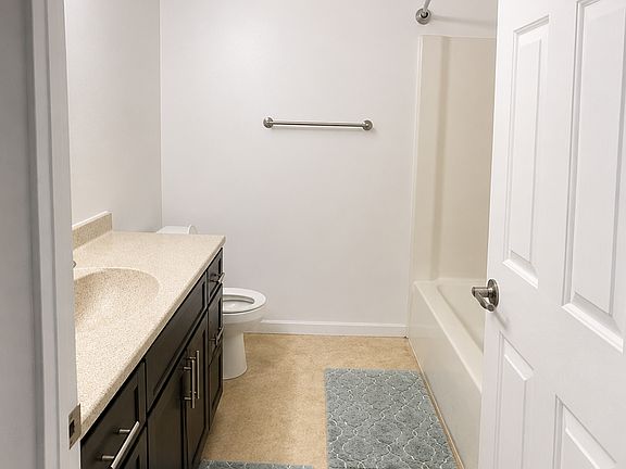 5th image of 1117 Plymouth Dr #302