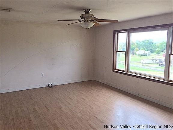 4th image of 120 Hover Ave