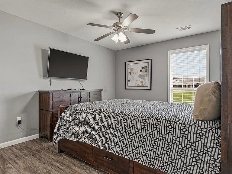 4504 Regina Ct — Photo 14
