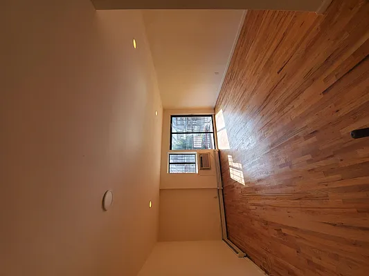 Rented by Bahar Management | media 17