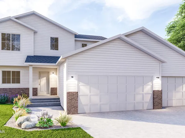 404 Hummel Ct, Grand Forks, ND 58201