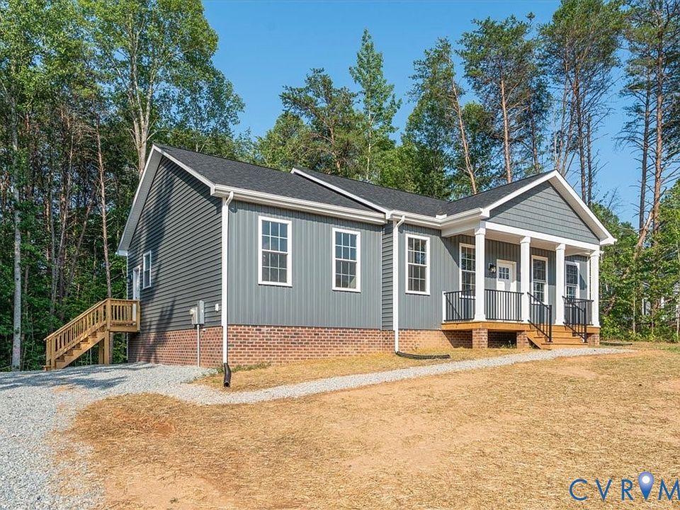 1st image of 26 Maple Knoll Trce