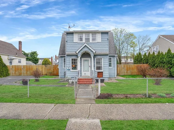 (undisclosed Address), Uniondale, NY 11553