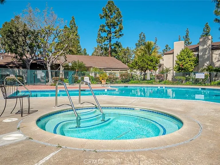 1250 Cabrillo Park Dr — Photo 10