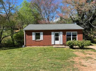 618 Wayah St, Franklin, NC 28734