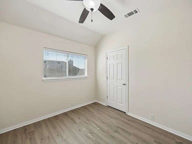 5193 Rolling Hills Dr — Photo 7