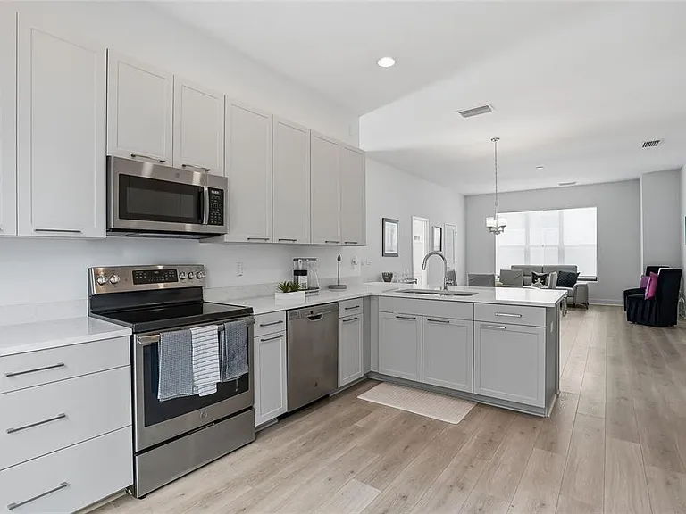 4810 W McElroy Ave #30 — Photo 4