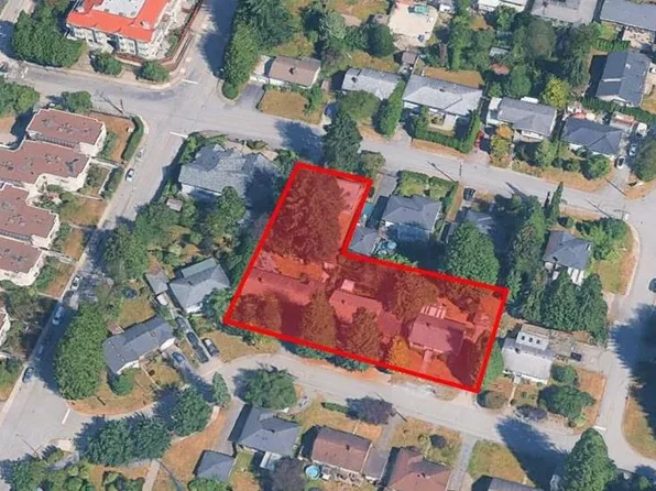 521 Brookmere Ave, Coquitlam, BC V3J 1W8