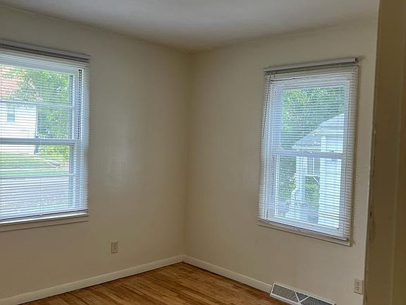 5th image of 716 S 17th St