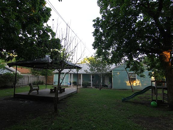 4th image of 113 Crockett St