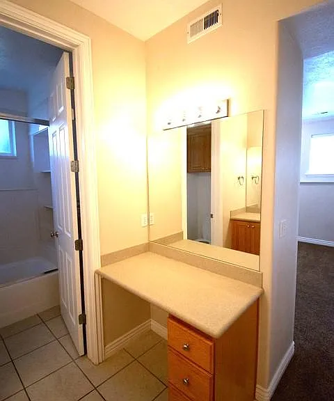 272 W 400 N — Photo 31
