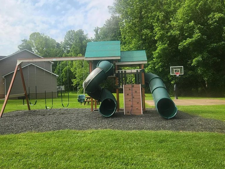 Hidden Brook Apartments — Photo 15