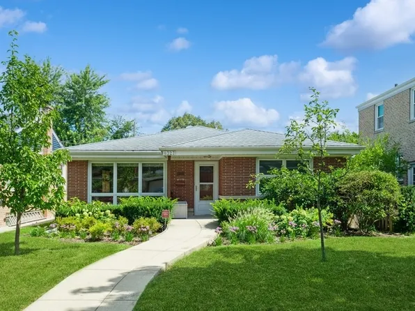 8327 Harding Ave, Skokie, IL 60076