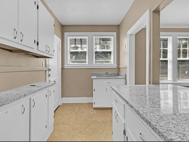 673 E Pkwy S #1 — Photo 3