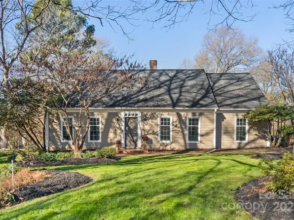 9211 Joyce Kilmer Dr, Charlotte, NC 28213