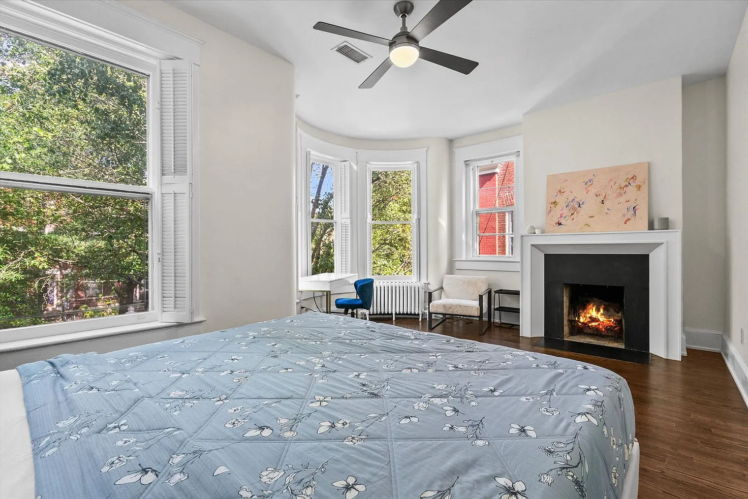 4 bed, 2.5 bath, 43776 sqft, $7,766 — Photo 4