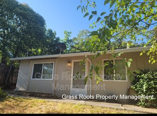 1267 Live Oak Ln, Auburn, CA 95603