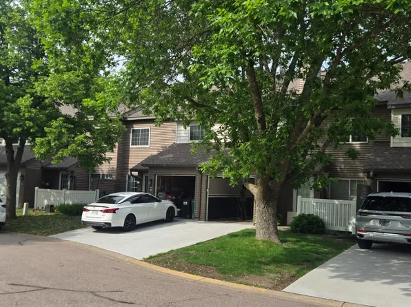 10045 Russell Ave N APT 10, Brooklyn Park, MN 55444