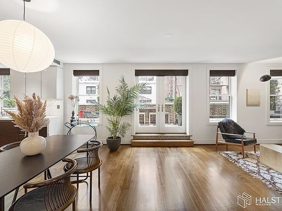 3rd image of 120 W 58th St Frnt A