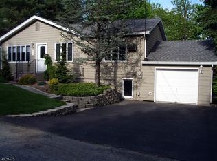 29 Paradise Trl, Stockholm, NJ 07460