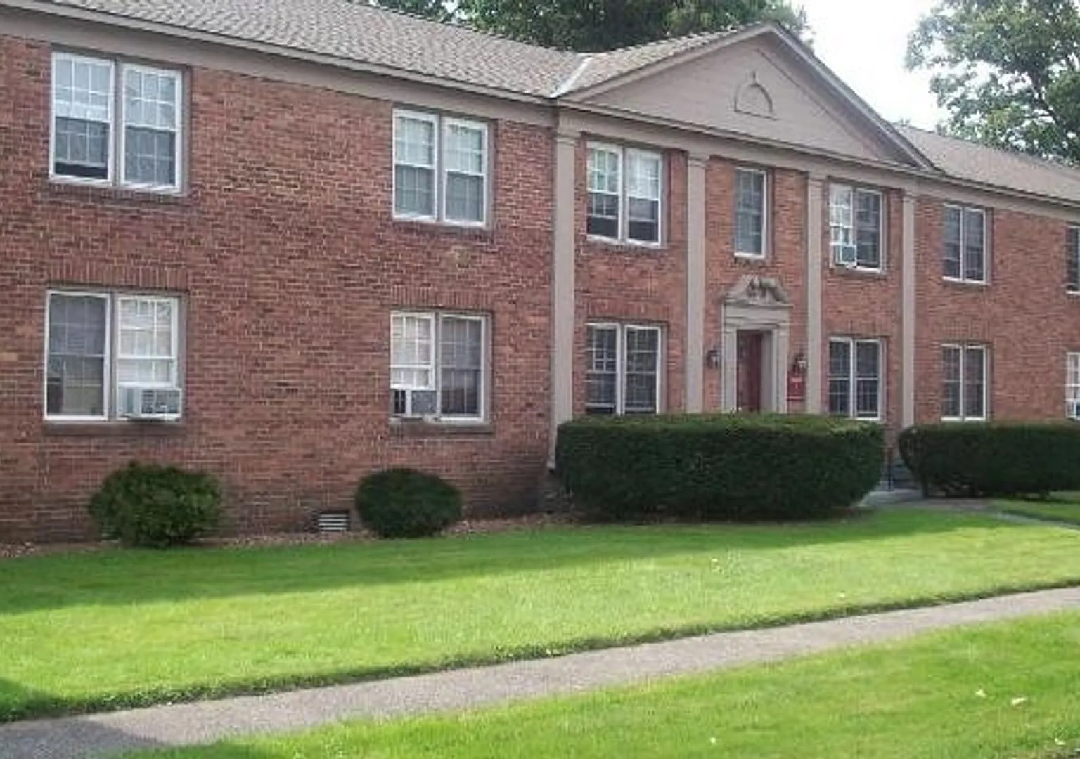 Chestnut Hills Apartments! — Photo 2