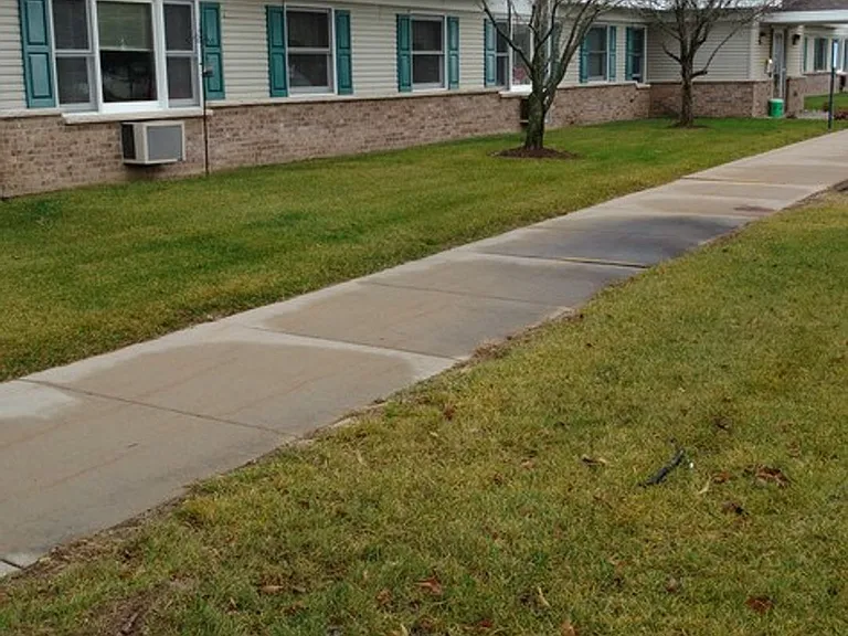 Hickory Drive and Pinecrest Apartments — Photo 71
