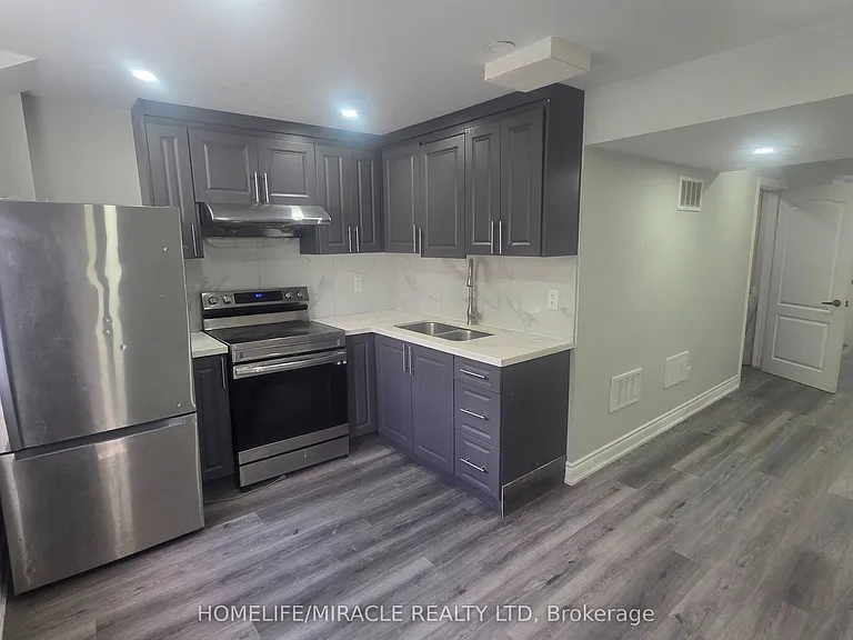 19 Cobriza Cres #BASMT — Photo 3