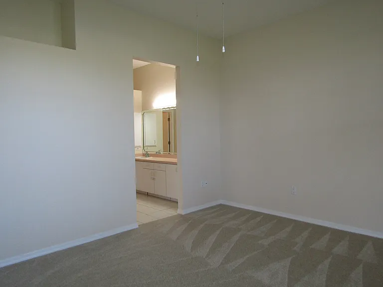 463 Bermuda Isles Cres — Photo 7