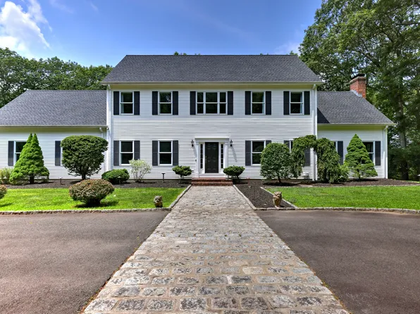 330 Webb Circle, Monroe, CT 06468