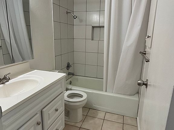 4th image of 4711 Callan Blvd #6