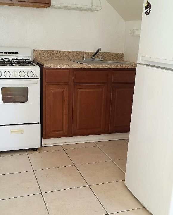 1st image of 201 N East St APT 1