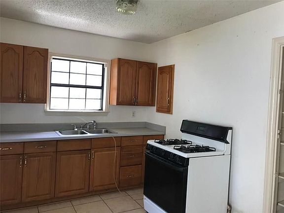 3rd image of 2060 Sunnybrook Ln