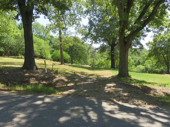 309 6th St, Cotter, AR 72626