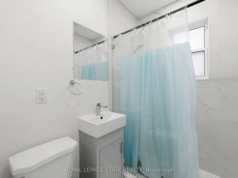 129 Jackson St W — Photo 15