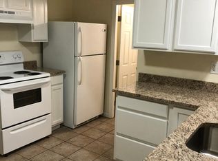 24 Concord St APT 3, Ashland, MA 01721