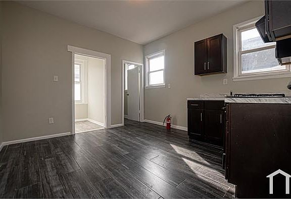 4th image of 38 Fabyan Pl Floor 2