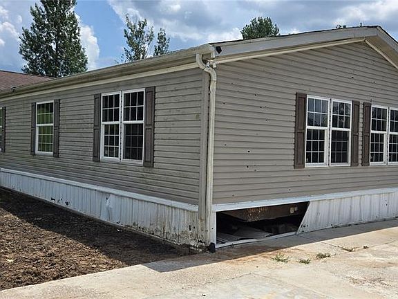3rd image of 48 Faircreek Dr