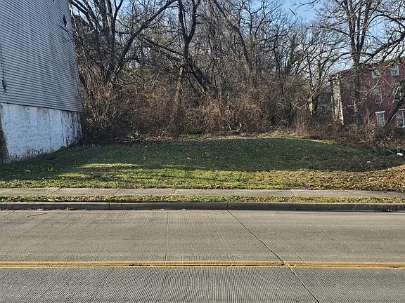 5th image of 2227 Grand Ave