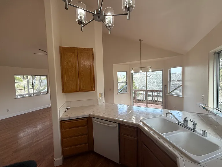 235 Katie Ln — Photo 7