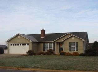 886 Sugar Maple Ln, Harrisonburg, VA 22801