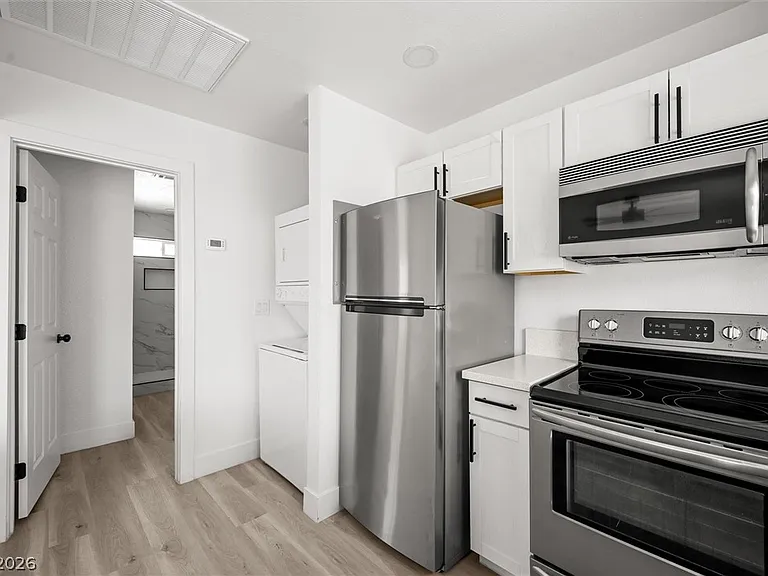 623 N 10th St #D — Photo 10