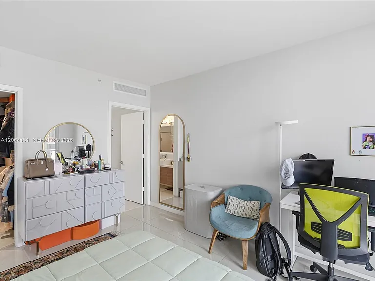 1010 SW 2nd Ave #1009 — Photo 16