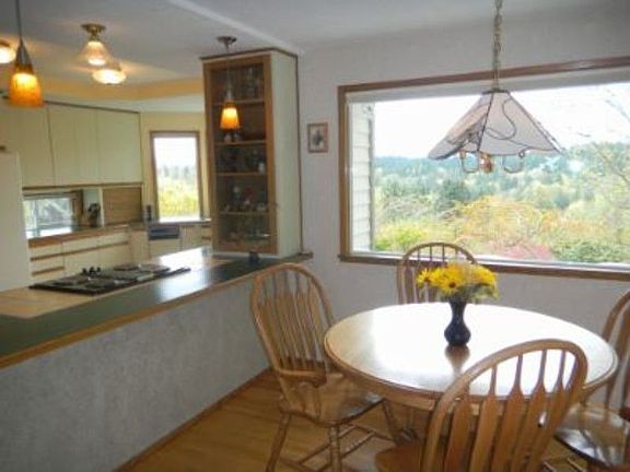 5th image of 1798 Joanne Ln NE