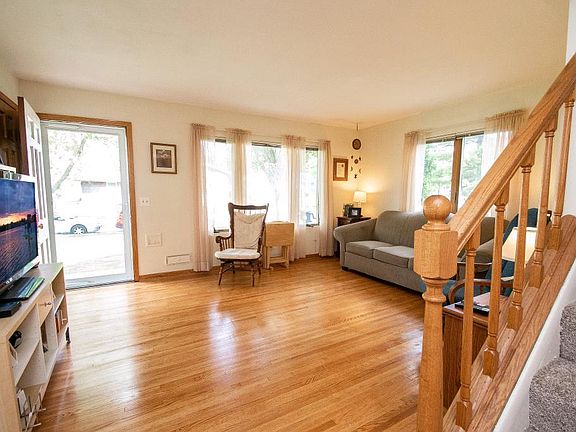 3rd image of 6814 Columbus Ave