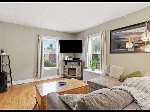 4th image of 21-23 Parker St #2