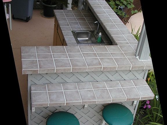 Pool side wet bar!