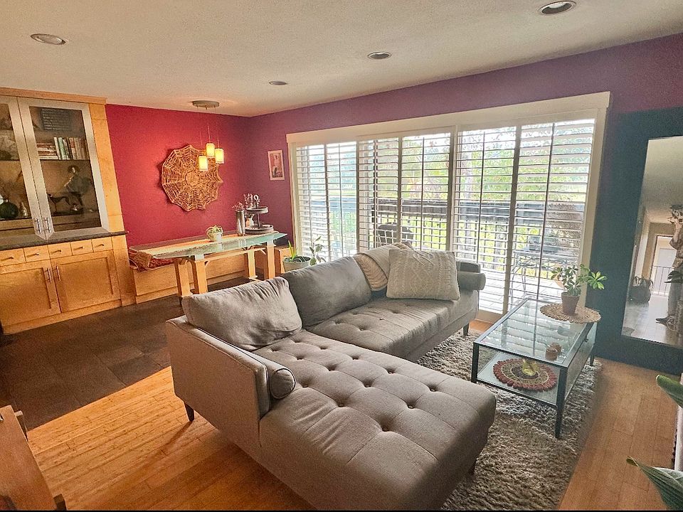 1st image of 1061 Park Ave Unit 305