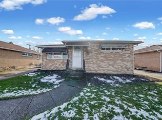 71 Lydia Ln, Cheektowaga, NY 14225