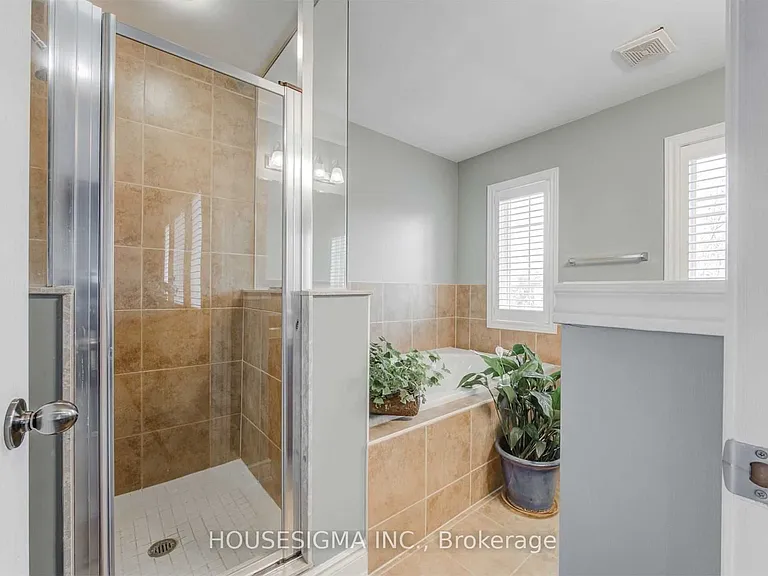 244 Tawny Cres — Photo 18
