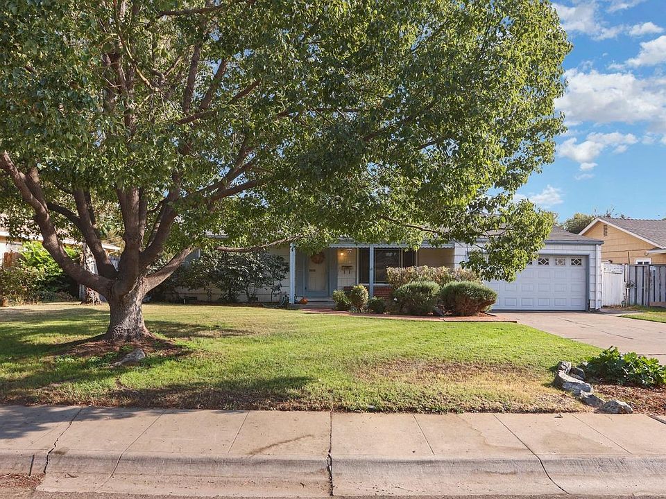 1st image of 1606 W Benjamin Holt Dr